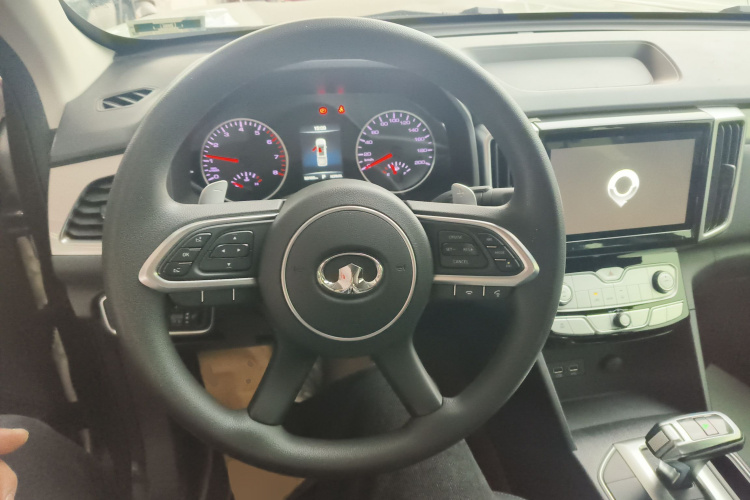 长城 炮 2019款 2.0T商用版自动汽油两驱精英型长箱GW4C20B中控内饰13