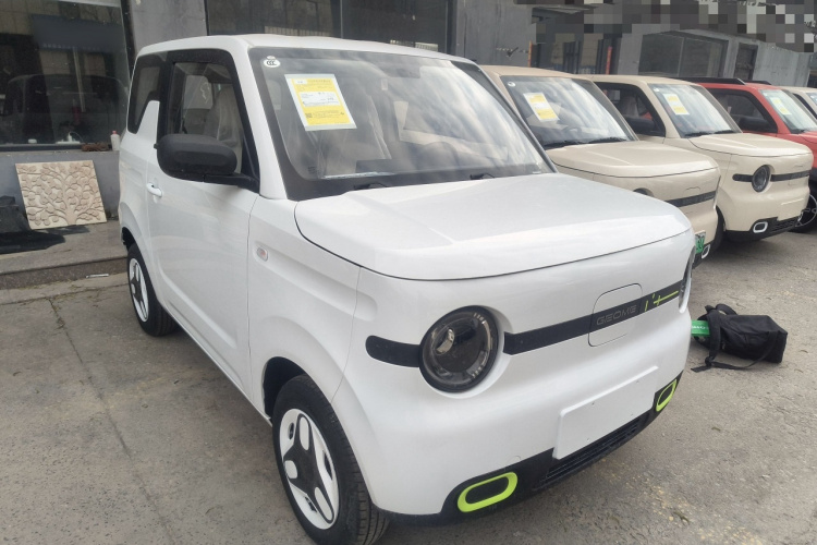 吉利银河 熊猫 2025款 210km 元气熊车身外观3