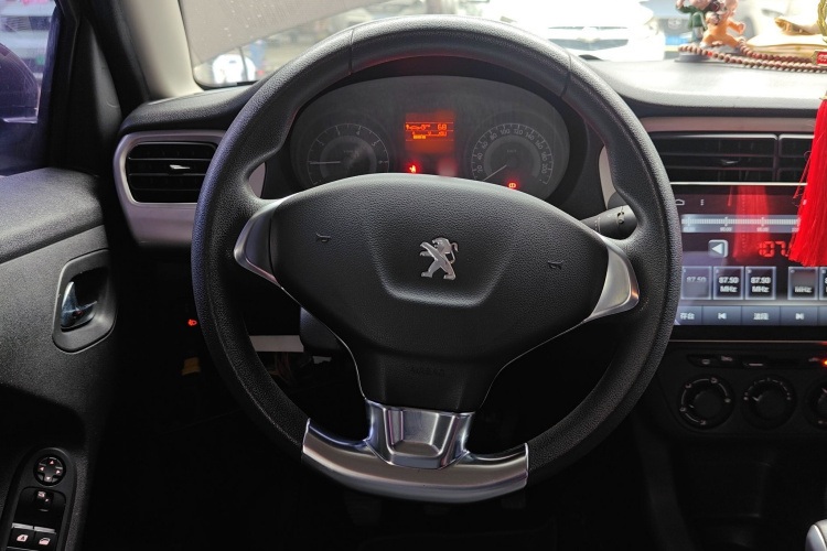 标致301 2014款 1.6L 手动舒适版局部细节13