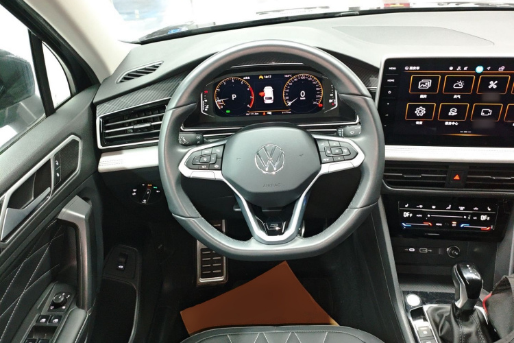 大众 途观L 2024款 出众款 330TSI 自动两驱R-Line龙耀版中控内饰13