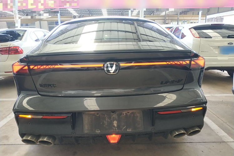 长安UNI-V 2022款 2.0T 锋速版车身外观6004
