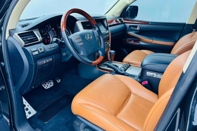 雷克萨斯LX（平行进口）中控内饰7007