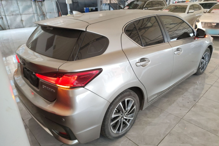 雷克萨斯CT 2017款 CT200h 精英版 单色 国VI车身外观7