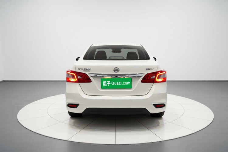 日产 轩逸 2024款 改款三 经典 1.6XE CVT舒适版车身外观6