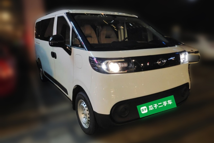 上汽大通MAXUS 大拿V1 2025款 低顶 多功能版 42kWh车身外观3