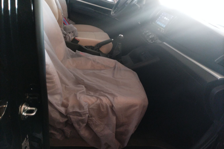 东风风行 菱智 2023款 M5L 1.6L 基本型 7座局部细节41