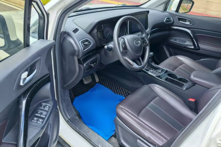 广汽传祺 传祺GS4 2018款 235T 自动两驱精英百万纪念版中控内饰7002