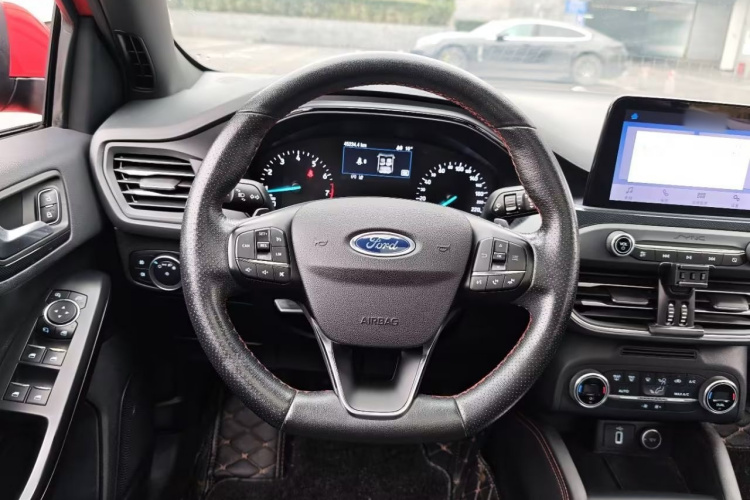 福特 福克斯 2020款 三厢 EcoBoost 180 自动ST Line局部细节13