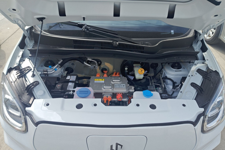 零跑汽车 零跑T03 2025款 310舒享版机舱底盘24