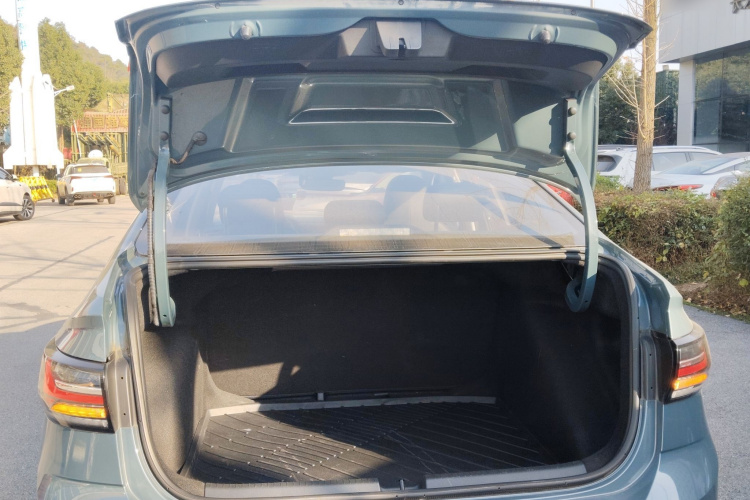 大众 朗逸 2023款 新锐 1.5L 自动新愿版机舱底盘23