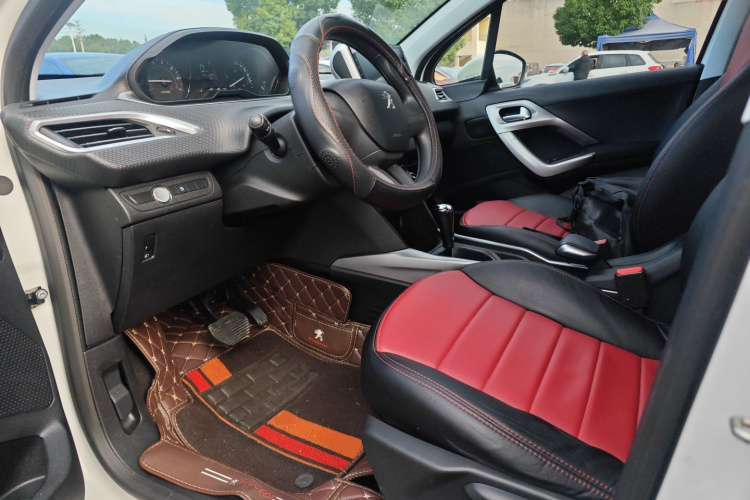 标致2008 2014款 1.6L 自动潮流版中控内饰20