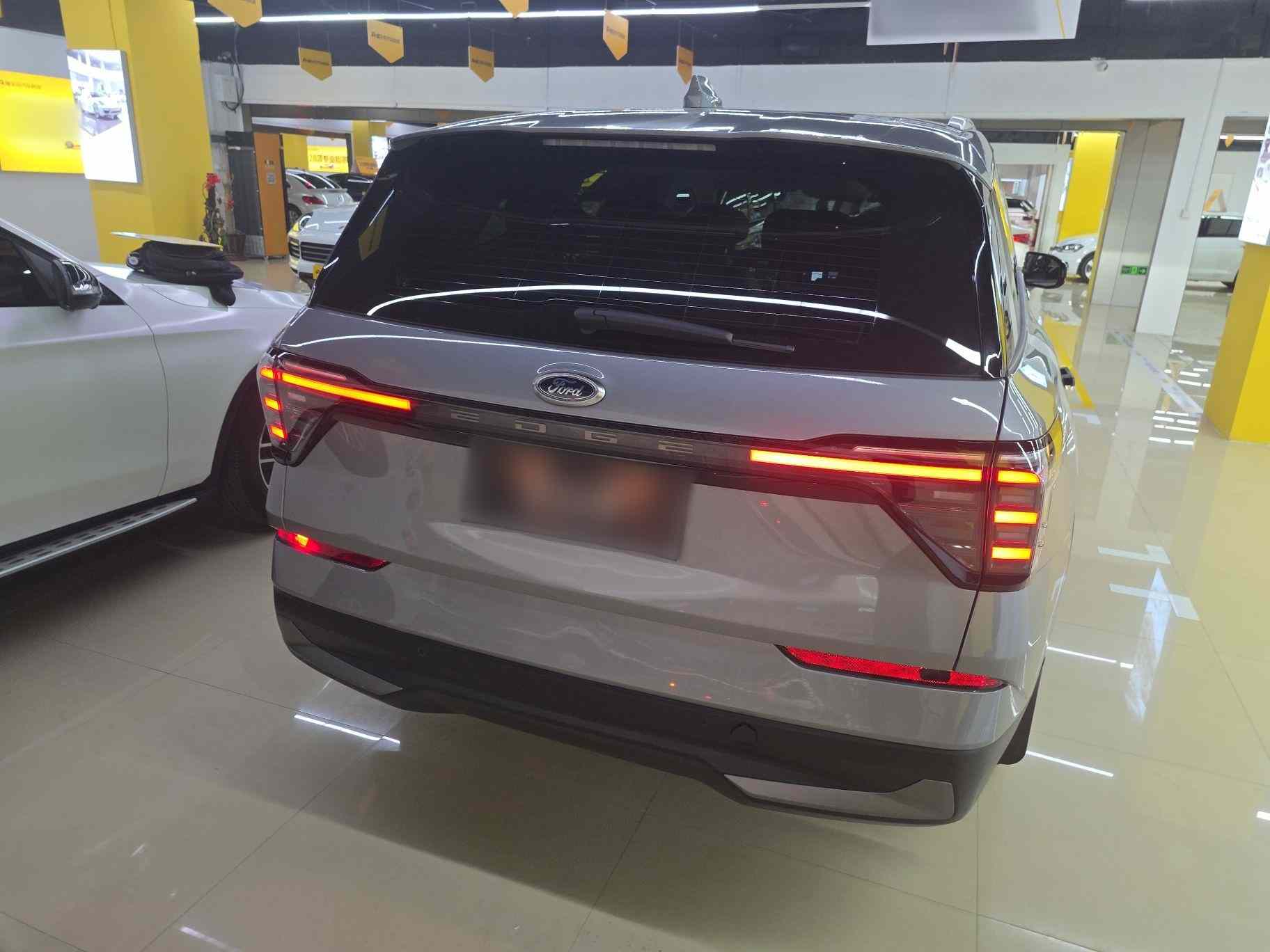 福特 2025款 锐界L 2.0T EcoBoost 两驱七座豪华型(3)