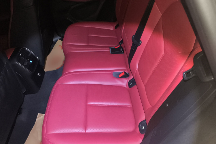 保时捷 2024款 Macan 2.0T中控内饰7004