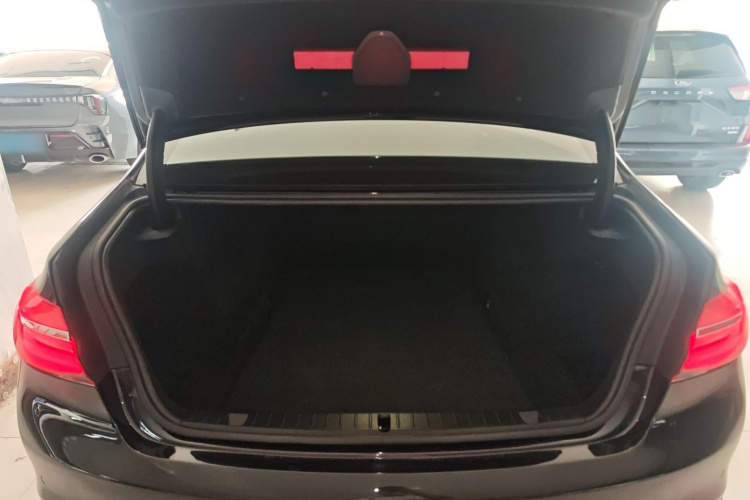 宝马7系 2016款 730Li 领先型局部细节23