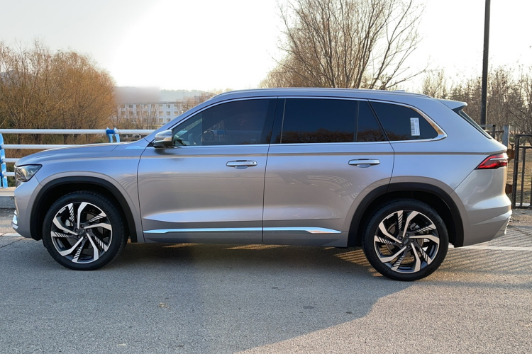 吉利汽车 星越L 2024款 2.0TD 高功自动两驱天际版车身外观6006