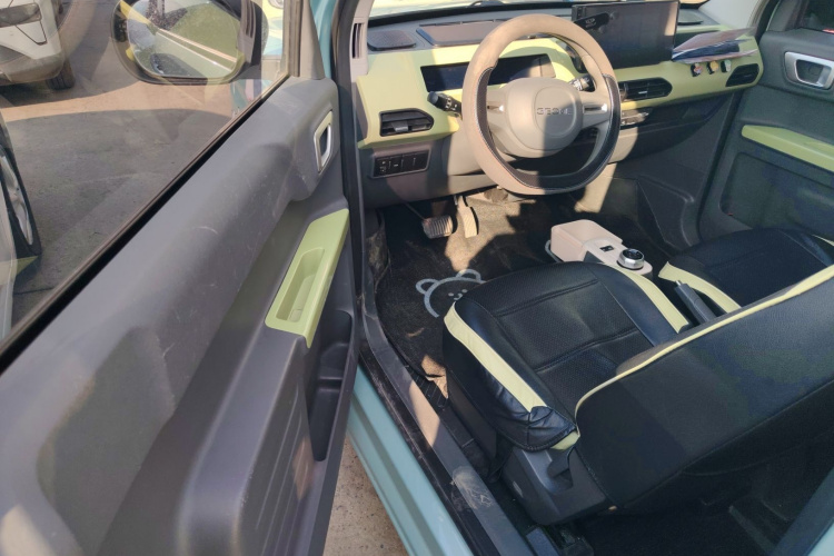 吉利银河 2023款 熊猫mini 200km 耐力熊中控内饰20