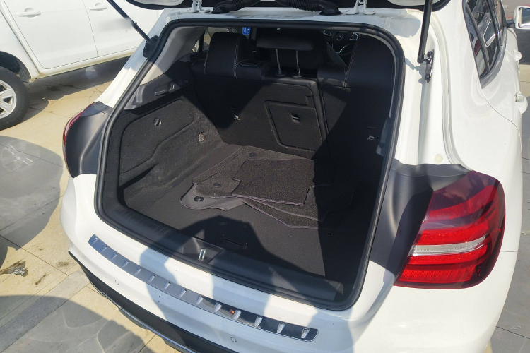 奔驰GLA 2019款 GLA 200 时尚型局部细节23