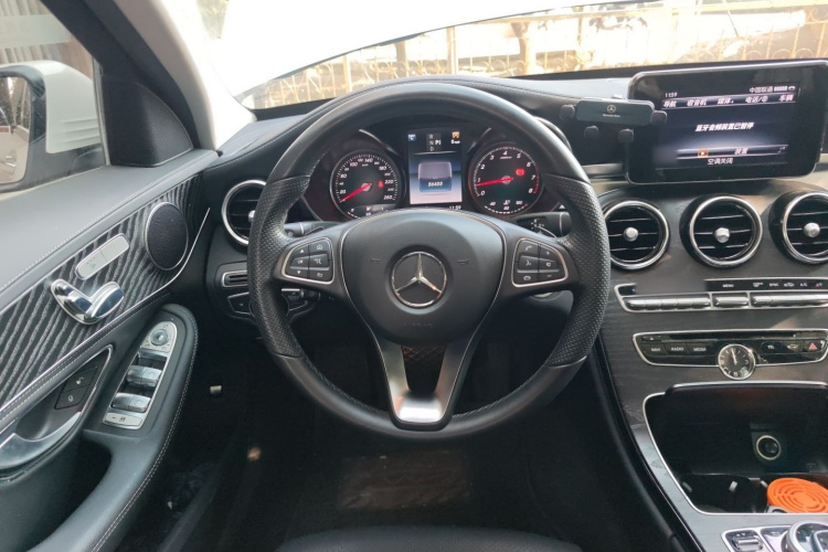 奔驰C级 2017款 C 200 L 运动版局部细节13