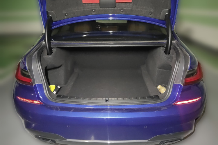 宝马3系 2020款 325Li M运动曜夜套装中控内饰23