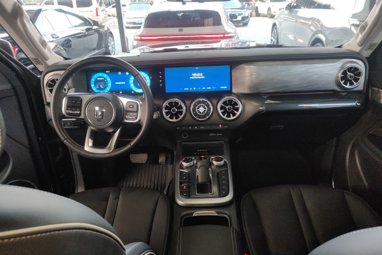 坦克300 2023款 越野版 2.0T 征服者中控内饰12