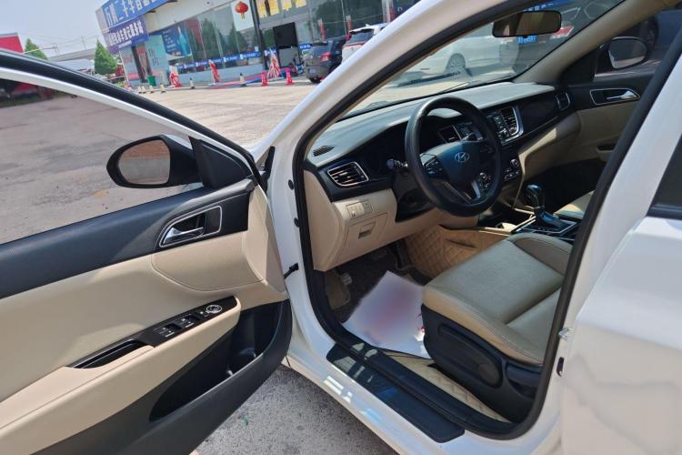 现代 名图 2014款 1.8L 自动智能型GLS中控内饰7002