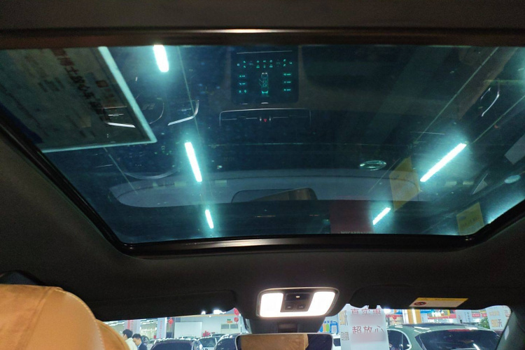理想汽车 理想ONE 2021款 增程6座版中控内饰22