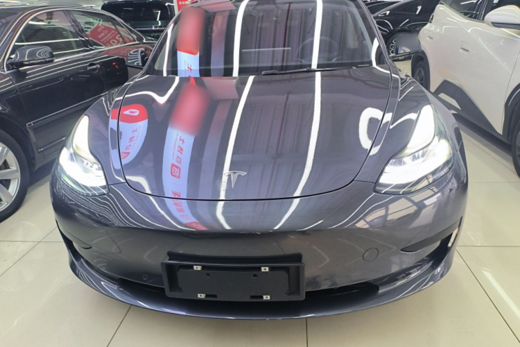 特斯拉 Model 3 2021款 标准续航后驱升级版车身外观2