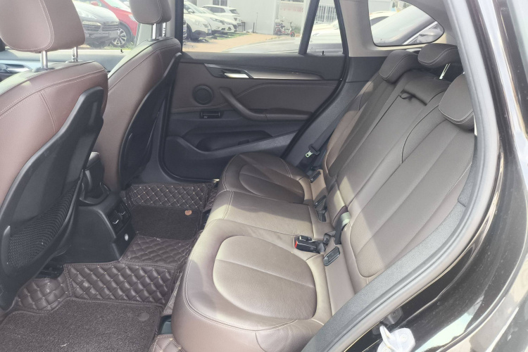 宝马X1 2016款 sDrive20Li 豪华型中控内饰21