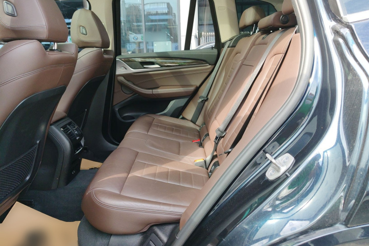 宝马X3 2021款 改款 xDrive30i 领先型 M运动套装中控内饰21