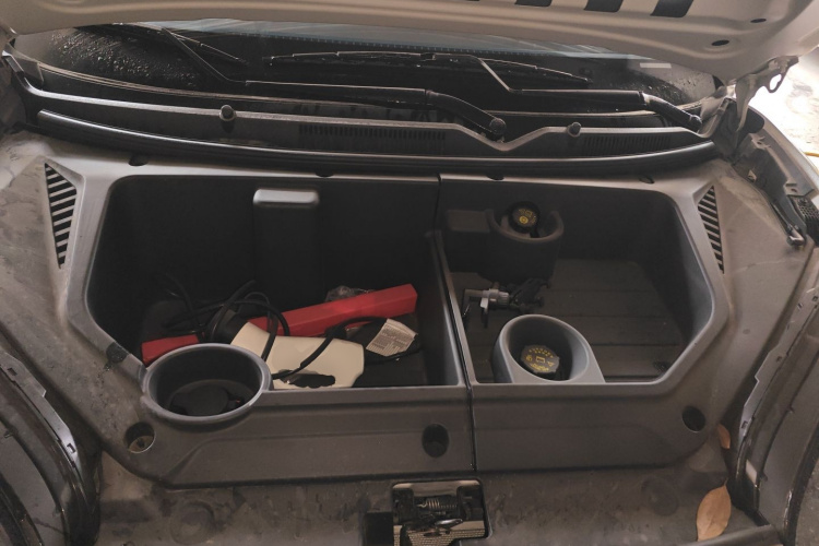 五菱汽车 五菱缤果 2024款 333km 悦享款机舱底盘24