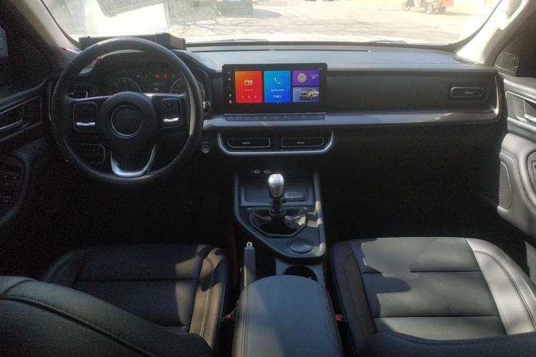 长城 炮 2023款 2.0T商用版手动柴油两驱精英型标箱GW4D20M中控内饰7002