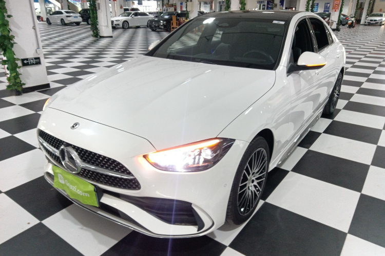 奔驰C级 2023款 改款二 C 260 L 运动版车身外观1