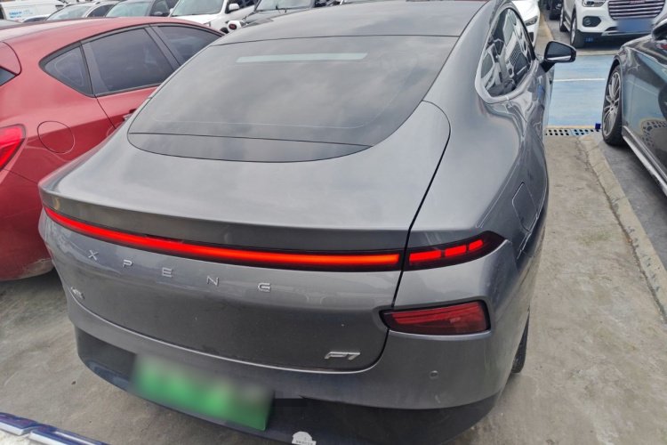 小鹏P7 2021款 480G车身外观6