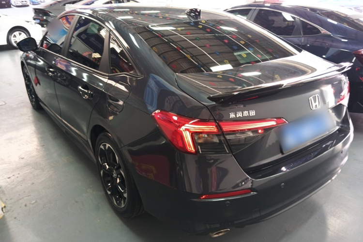 本田 思域 2022款 240TURBO CVT燃动版车身外观4