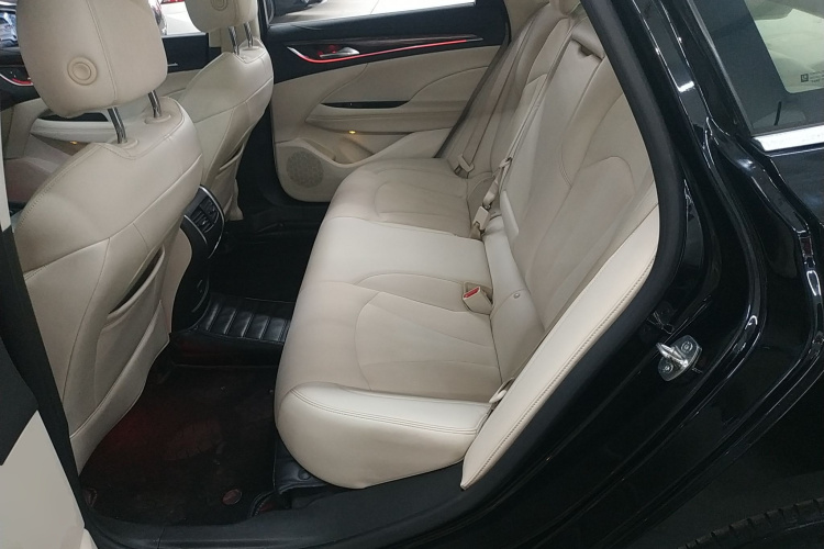 别克 君越 2020款 652T 精英型中控内饰21