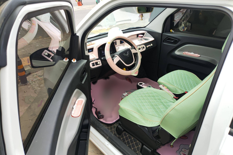 五菱汽车 宏光MINIEV 2022款 自在款 磷酸铁锂中控内饰7003