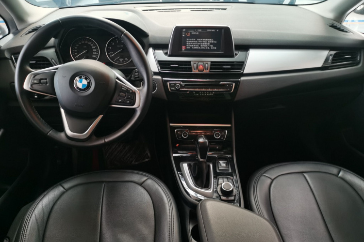 宝马2系旅行车 2016款 218i 领先型中控内饰12