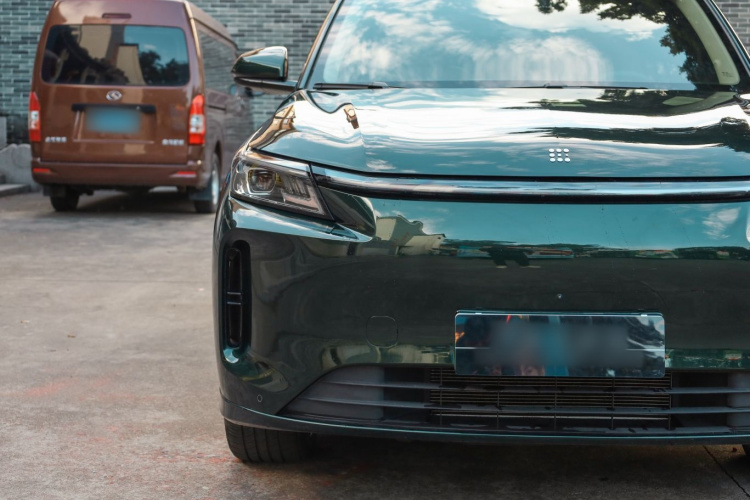 蓝电E5 PLUS 2025款 165km 长续航版PLUS 7座车身外观6011