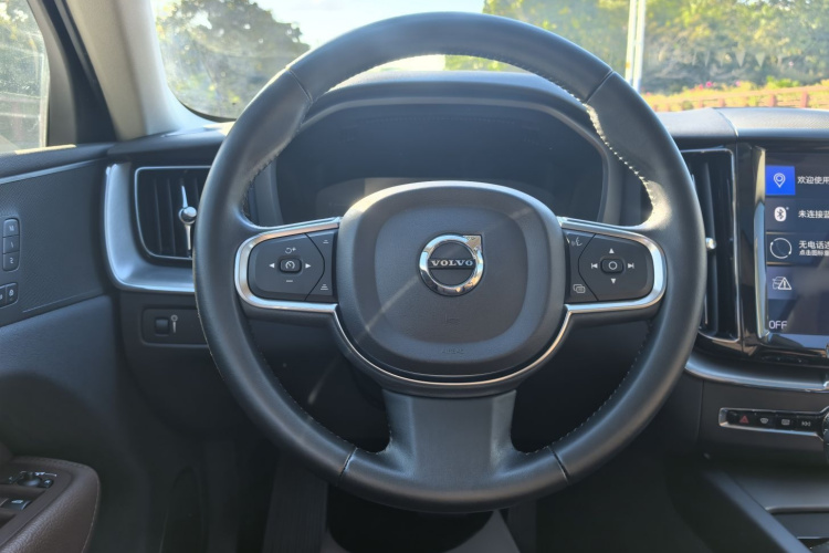 沃尔沃XC60 2019款 T5 四驱智逸版 国VI中控内饰7009