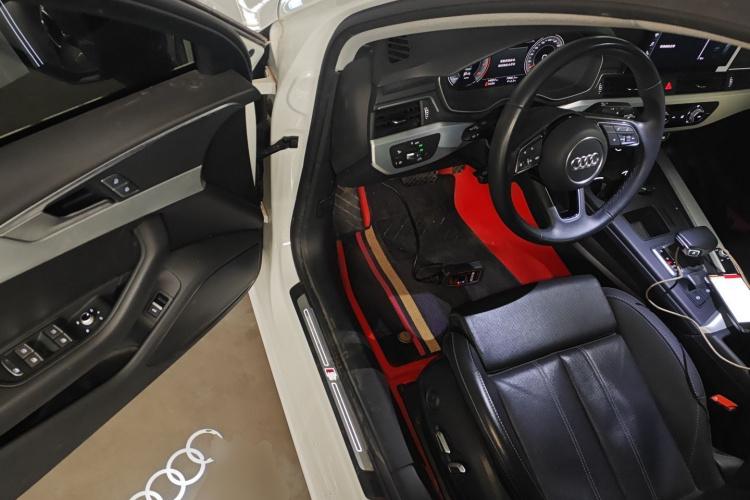 奥迪A4L 2024款 40 TFSI 时尚动感型中控内饰20