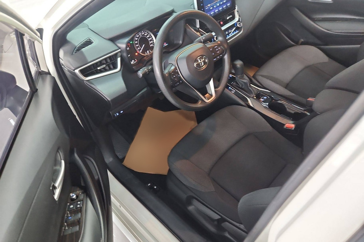 丰田 雷凌 2019款 185T CVT豪华版 国VI中控内饰7003