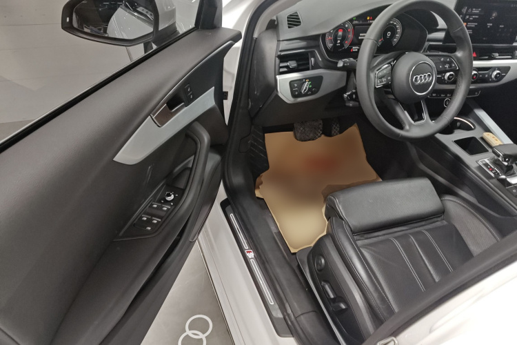 奥迪A4L 2023款 40 TFSI 时尚动感型中控内饰20