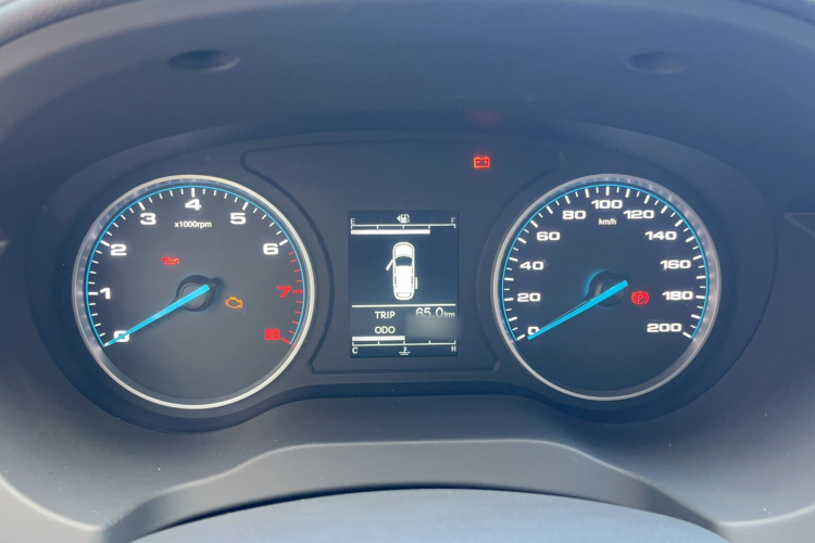 江淮瑞风 瑞风M3 2025款 PLUS 1.8L 手动舒适版 9座局部细节14