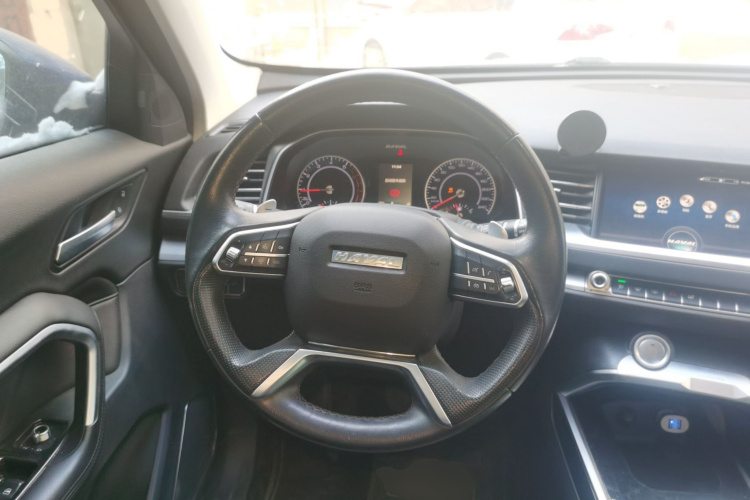 哈弗H6 2017款 蓝标 2.0T 自动两驱智尚型中控内饰13