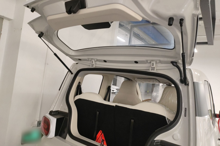 五菱汽车 宏光MINIEV 2024款 第三代 215km 青春版机舱底盘23