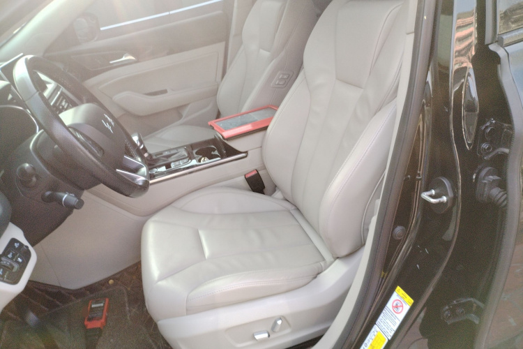 红旗H5 2018款 30TD 智联韵动版中控内饰19