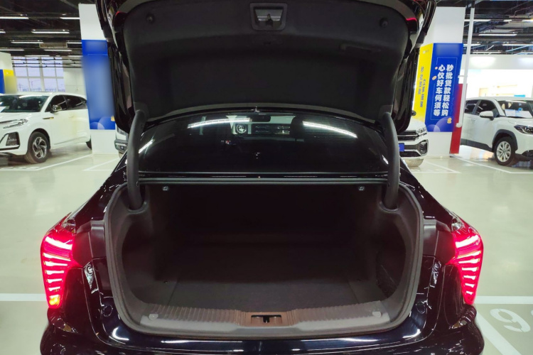 红旗H5 2023款 2.0T 自动智联旗畅版局部细节23