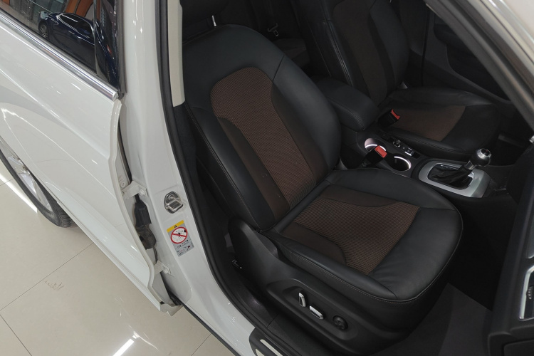 奥迪Q3 2018款 30周年年型 30 TFSI 时尚型局部细节41