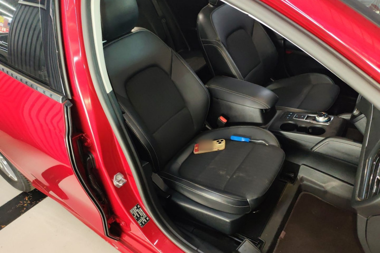 福特 福克斯 2021款 两厢 EcoBoost 180 自动锋潮型局部细节41