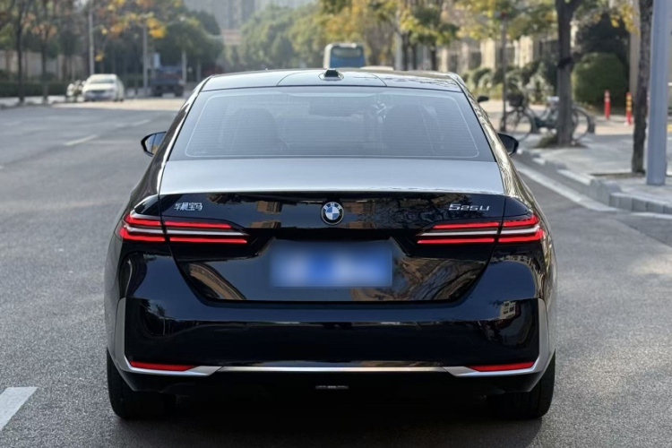 宝马5系 2024款 525Li 豪华套装车身外观6003